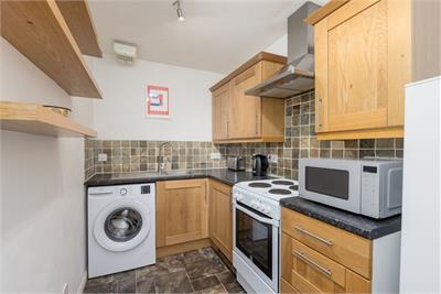 2/5 Rodney Place, Bellevue, EH7 4FR - image 4