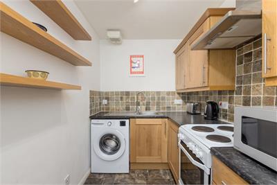 2/5 Rodney Place, Bellevue, EH7 4FR - image 5
