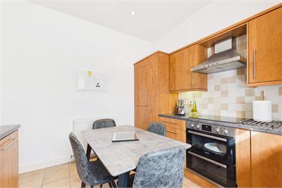 15 Parkgrove Avenue, Clermiston, Edinburgh, EH4 7QJ - image 5