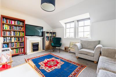 110/9 Willowbrae Road, Edinburgh, EH8 7HW - image 3