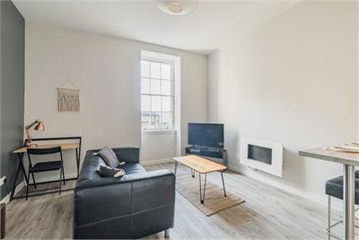 35/19 Leith Street, Edinburgh, EH1 3AT - image 3