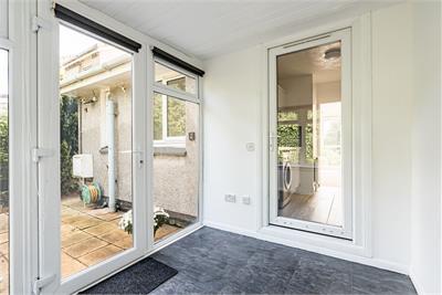46 Craigs Park, Edinburgh, EH12 8UL - image 13