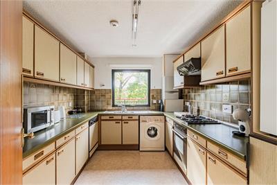 2/5 Rocheid Park, Edinburgh, EH4 1RP - image 11
