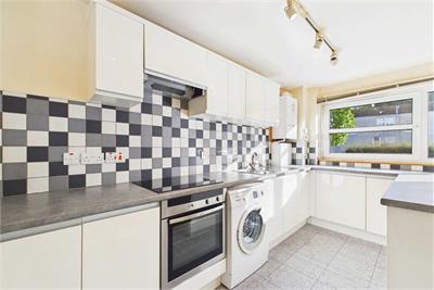 11/3 Newhaven Main Street, Newhaven, Edinburgh, EH6 4NA - image 5