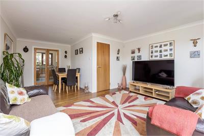 5 Wardie Dell, Trinity, Edinburgh, EH5 1AE - image 4