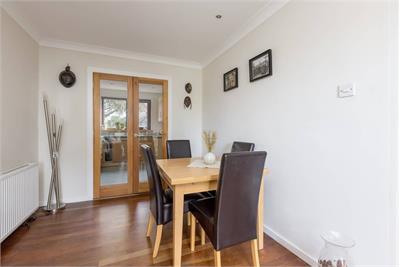 5 Wardie Dell, Trinity, Edinburgh, EH5 1AE - image 5