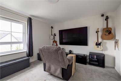4 Rowieston Drive, Edinburgh, EH17 8WL - image 16