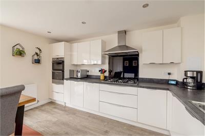 4 Rowieston Drive, Edinburgh, EH17 8WL - image 3