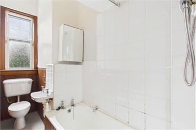 9/1 Marischal Place, Blackhall, Edinburgh, EH4 3NF - image 9