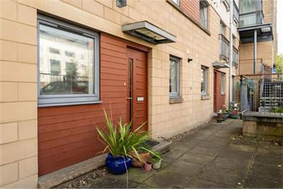 3 East Pilton Farm Rigg, Edinburgh, EH5 2GD - image 1