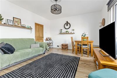 14 (flat 5) St Clair Street, Leith, Edinburgh, EH6 8LA - image 3