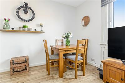 14 (flat 5) St Clair Street, Leith, Edinburgh, EH6 8LA - image 5