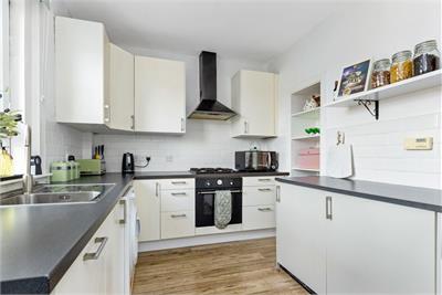 14 (flat 5) St Clair Street, Leith, Edinburgh, EH6 8LA - image 6