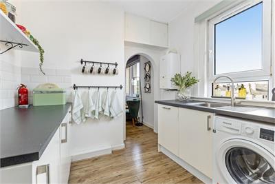 14 (flat 5) St Clair Street, Leith, Edinburgh, EH6 8LA - image 7