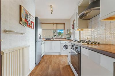 5 Drum Brae Place, Edinburgh, EH12 8TQ - image 5