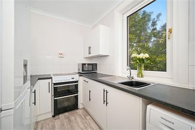 19/1 Stenhouse Place West, Stenhouse, Edinburgh, EH11 3JW - image 3