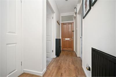 19/1 Stenhouse Place West, Stenhouse, Edinburgh, EH11 3JW - image 5