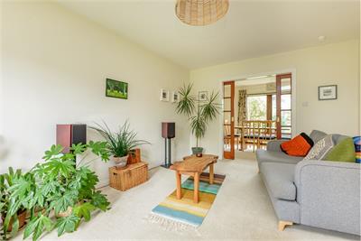 73 North Meggetland, Edinburgh, EH14 1XQ - image 2
