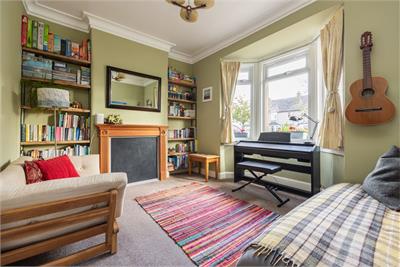 76 Saughtonhall Drive, Edinburgh, EH12 5TL - image 5