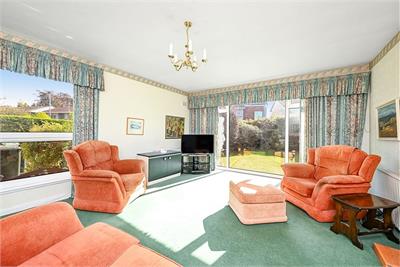 21 Strathalmond Park, Edinburgh, EH4 8AH - image 2