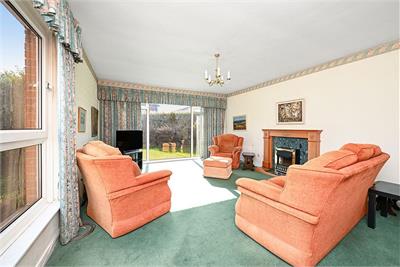 21 Strathalmond Park, Edinburgh, EH4 8AH - image 3