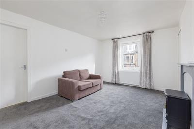 15/2 Fingzies Place, Leith Links, EH6 8AW - image 2