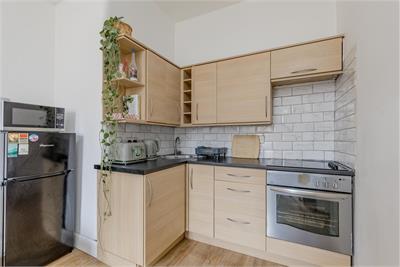 10/7 Dalgety Avenue, Edinburgh, EH7 5UE - image 3