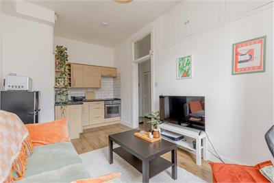 10/7 Dalgety Avenue, Edinburgh, EH7 5UE - image 4