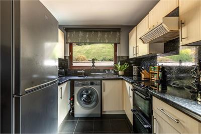 35 Ladhope Crescent, Galashiels, TD1 2BN - image 12