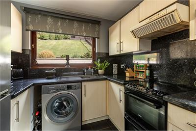 35 Ladhope Crescent, Galashiels, TD1 2BN - image 13