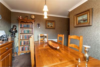 35 Ladhope Crescent, Galashiels, TD1 2BN - image 16