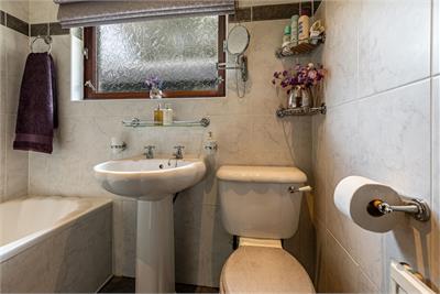 35 Ladhope Crescent, Galashiels, TD1 2BN - image 27