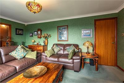 35 Ladhope Crescent, Galashiels, TD1 2BN - image 6