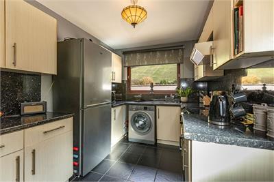 35 Ladhope Crescent, Galashiels, TD1 2BN - image 9