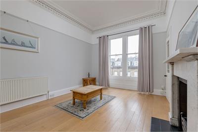 4/6 Airlie Place, Edinburgh, EH3 5DU - image 3
