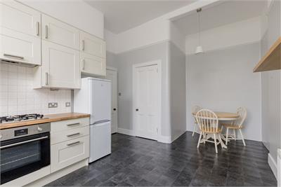 4/6 Airlie Place, Edinburgh, EH3 5DU - image 10
