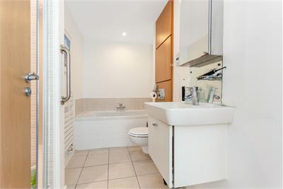 8/16 Meggetland Square, Edinburgh, EH14 1XP - image 12