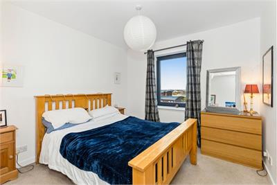 8/16 Meggetland Square, Edinburgh, EH14 1XP - image 14