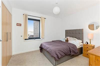 8/16 Meggetland Square, Edinburgh, EH14 1XP - image 16