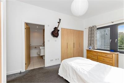 8/16 Meggetland Square, Edinburgh, EH14 1XP - image 18
