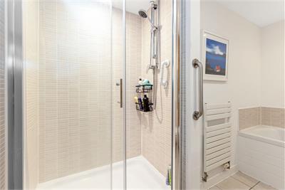 8/16 Meggetland Square, Edinburgh, EH14 1XP - image 19