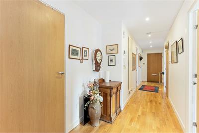 8/16 Meggetland Square, Edinburgh, EH14 1XP - image 20