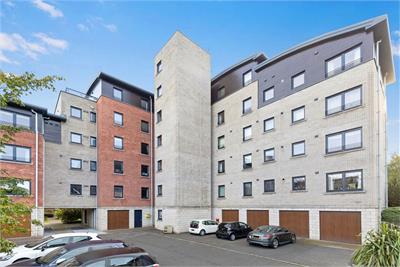 8/16 Meggetland Square, Edinburgh, EH14 1XP - image 23