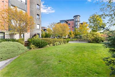 8/16 Meggetland Square, Edinburgh, EH14 1XP - image 26
