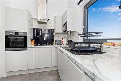 8/16 Meggetland Square, Edinburgh, EH14 1XP - image 7