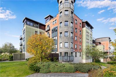 8/16 Meggetland Square, Edinburgh, EH14 1XP - image 1