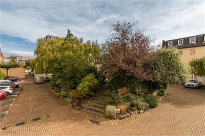 51/8 Caledonian Crescent, Edinburgh EH11 2AT - image 27