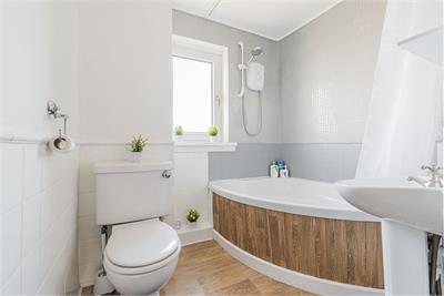 30/7 Hoseason Gardens, Edinburgh, EH4 7HE - image 23