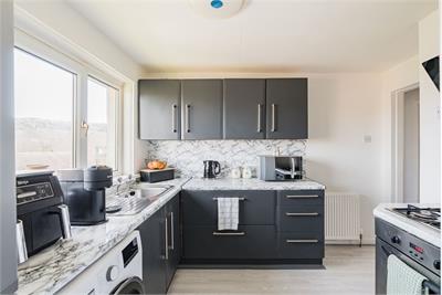 30/7 Hoseason Gardens, Edinburgh, EH4 7HE - image 4