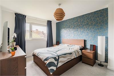 30/7 Hoseason Gardens, Edinburgh, EH4 7HE - image 5